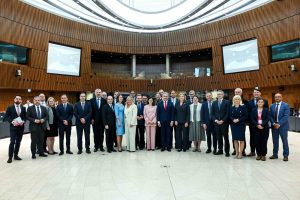 Железопътни служители, изпратени да научат нови операции